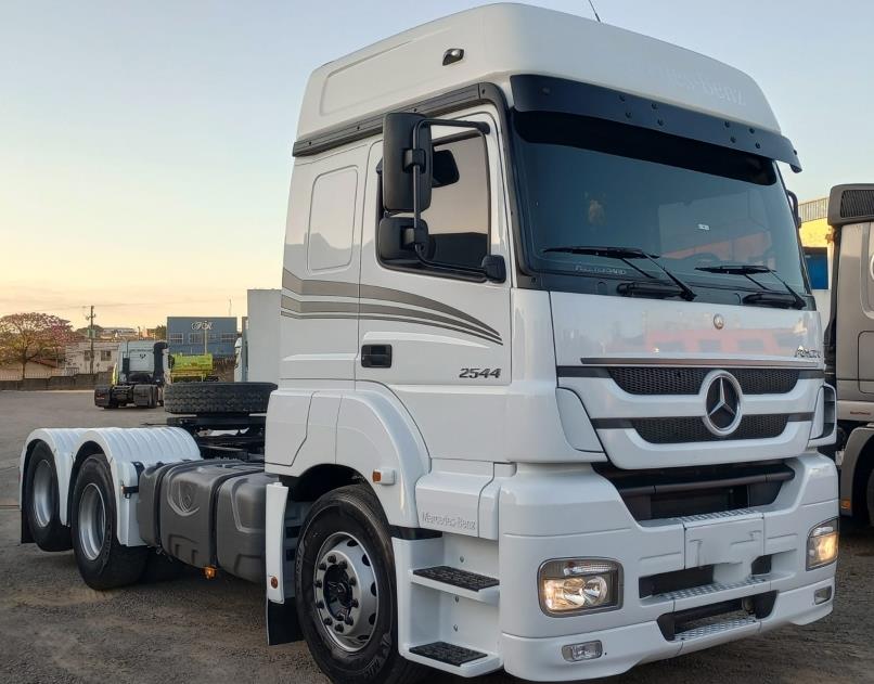 MERCEDES-BENZ AXOR 2544 LEITO TETO ALTO DIESEL AUTOMATICO 2021